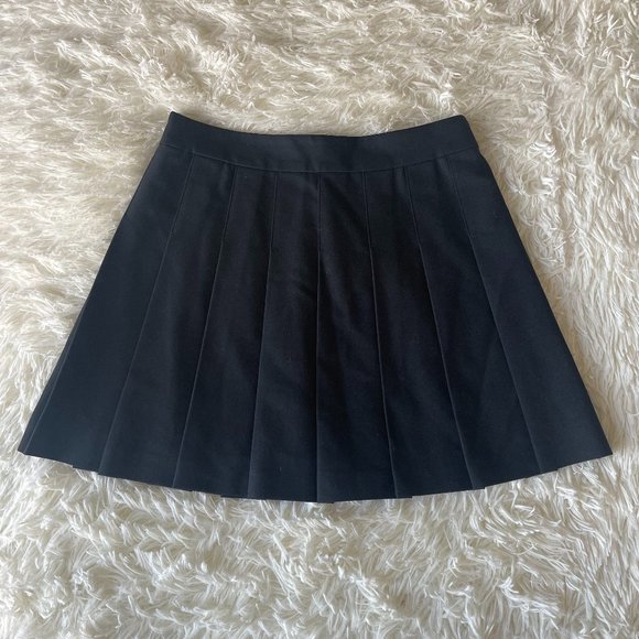Aritzia BRAND NEW Sunday Best Pleated Flare Mini Skirt - Picture 1 of 4